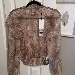 L.I.F.E floral shirt. Size medium . Very cute